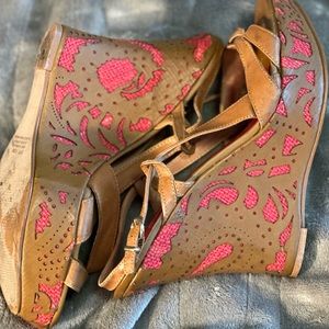 Carlos Santana Strappy Wedge